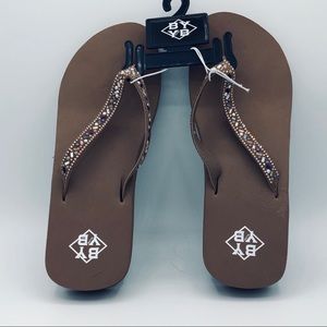 byyb flip flops